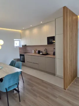Rent, two bedroom apartment, 84m², Kalimanj, Tivat - image 10