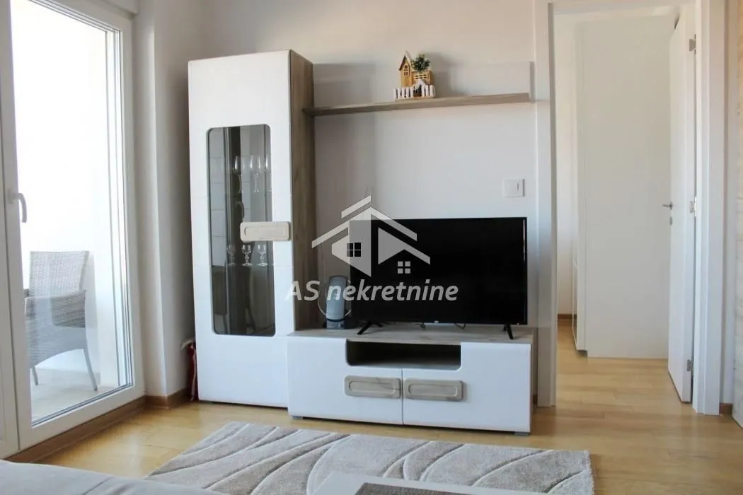 Izdavanje, dvosoban stan, 50m², Lekino Brdo, Voždovac Sve Podlokacije