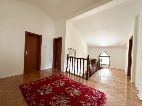 Prodaja, kuća, 350m², Zlatica, Podgorica - image 34