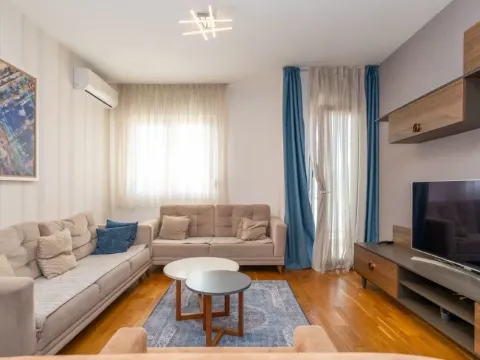 Prodaja, dvosoban stan, 63m², City Kvart, Podgorica - image 2