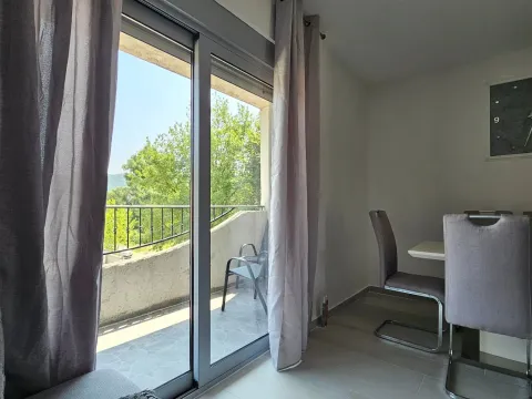 Rent, one bedroom apartment, 45m², Radanovići, Kotor - image 4