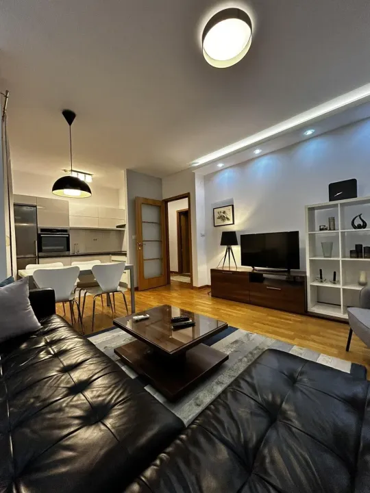 Izdavanje, dvosoban stan, 45m², City Kvart, Podgorica