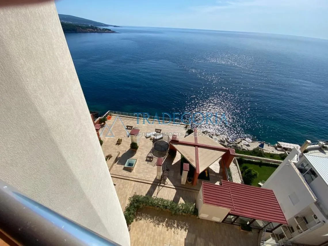 Prodaja, trosoban stan, 227m², Dobra Voda, Bar