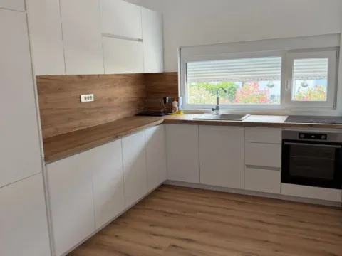 Izdavanje, dvosoban stan, 85m², Šušanj, Bar - image 4