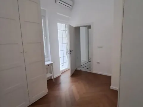 Sale, three bedroom apartment, 110m², Zeleni Venac, Beograd - image 8