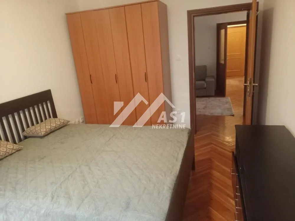 Izdavanje, dvosoban stan, 60m², Centar, Novi Sad