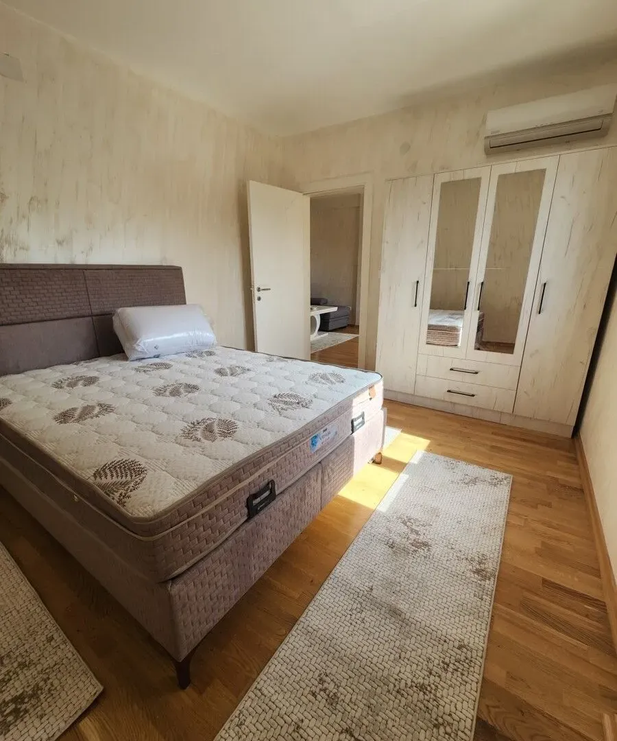 Izdavanje, stan, 70m², Centar, Tivat
