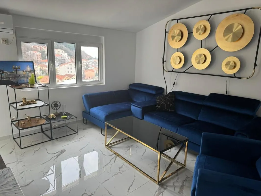 Sale, two bedroom apartment, 78m², Lazi, Budva