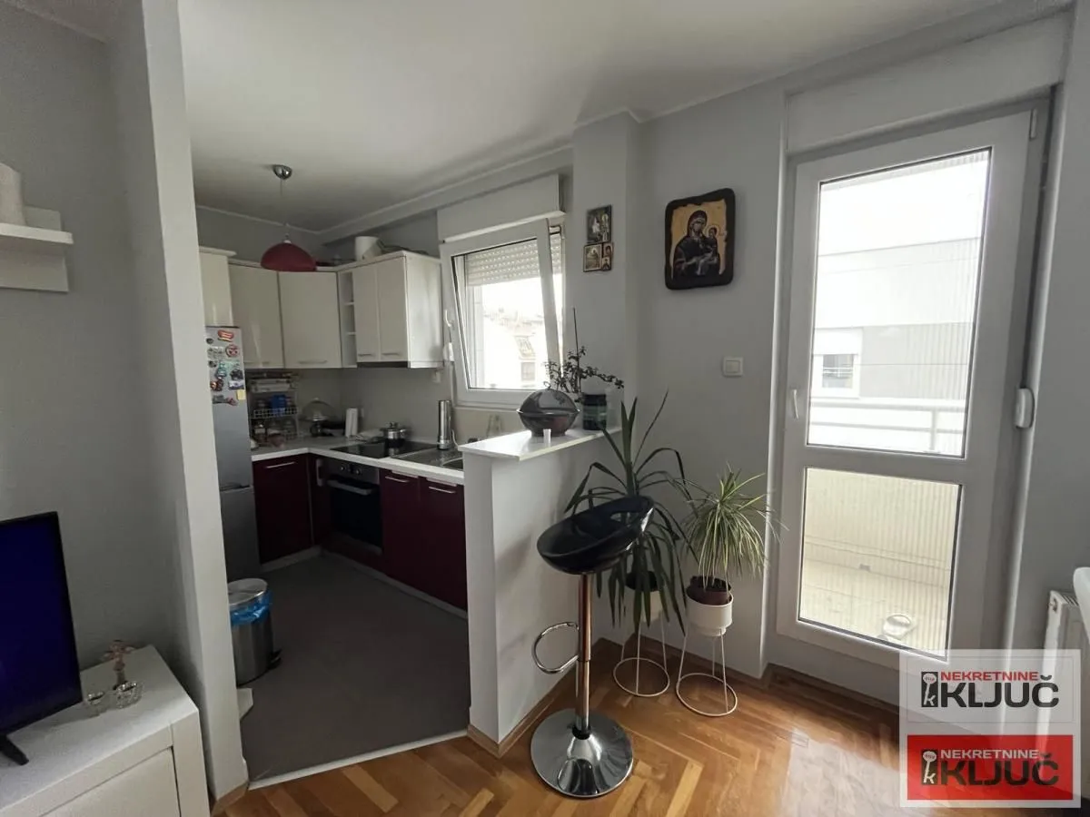 Prodaja, dvosoban stan, 65m², Podbara, Novi Sad Sve Podlokacije