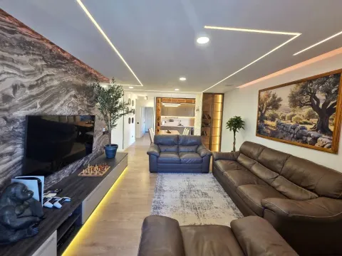 Sale, three bedroom apartment, 106m², Bečići, Budva - image 17
