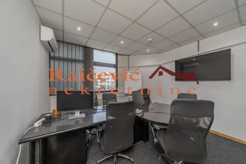 Izdavanje, poslovni prostor, 315m², Banovo Brdo, Beograd - image 15