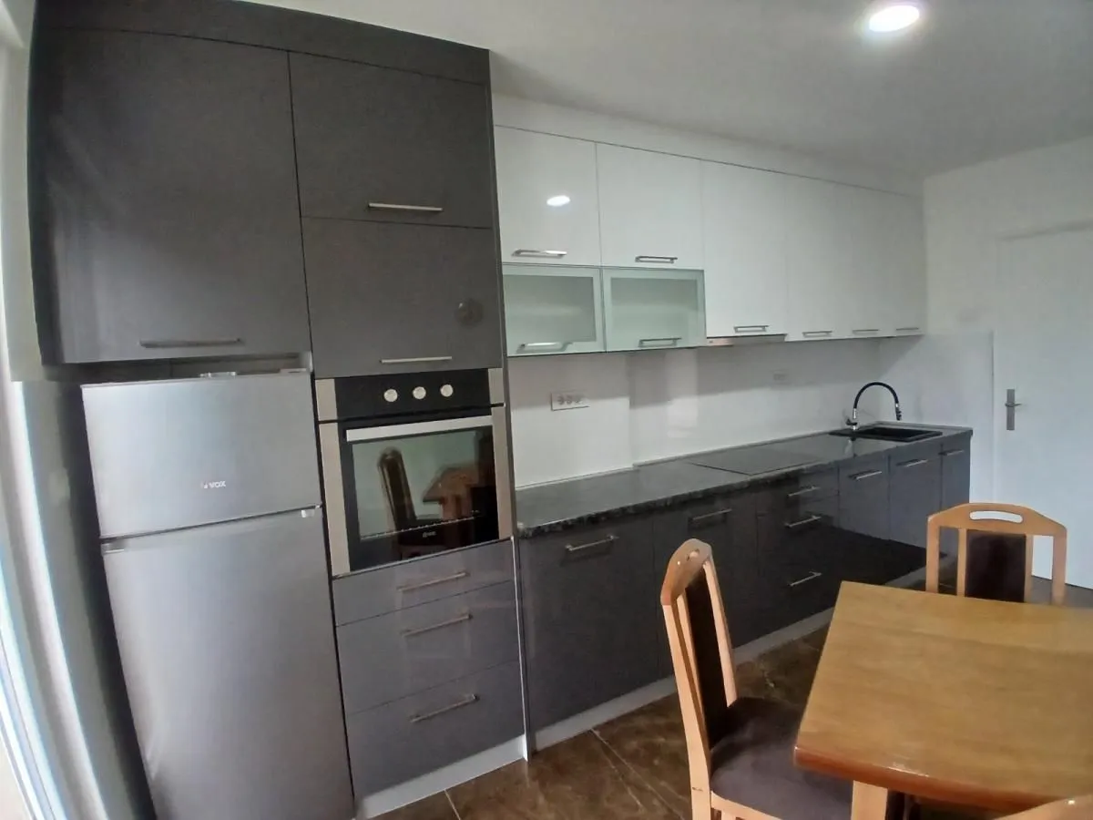 Izdavanje, dvosoban stan, 58m², Vašarište, Jagodina