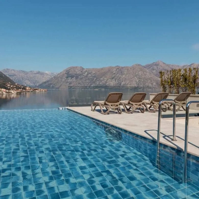 Prodaja, trosoban stan, 104m², Dobrota, Kotor