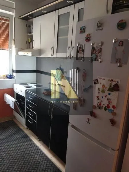 Prodaja, trosoban stan, 72m², Salajka, Novi Sad Sve Podlokacije