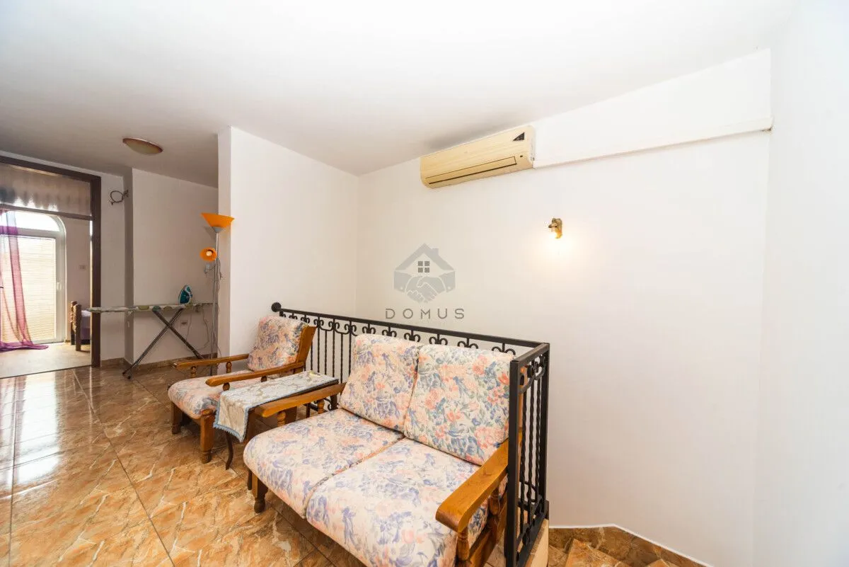 Rent, four bedroom apartment, 180m², Tološi, Podgorica
