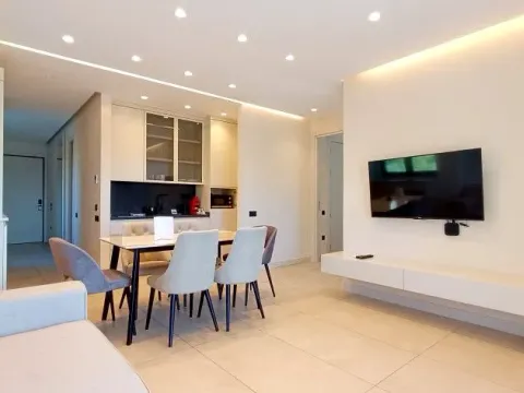 Prodaja, dvosoban stan, 109m², Bečići, Budva - image 1