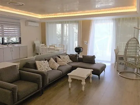 Sale, house, 371m², Stoliv, Kotor - image 9
