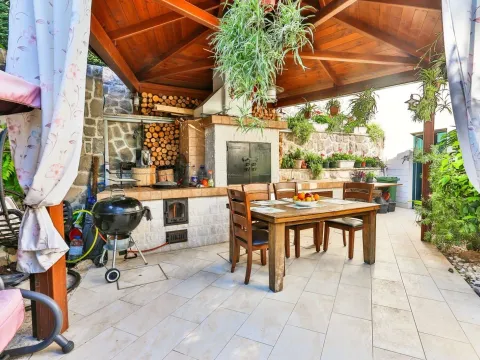 Prodaja, kuća, 240m², Tivat, Crna Gora - image 3