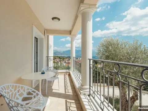 Sale, three bedroom apartment, 141m², Herceg Novi, Crna Gora - image 5