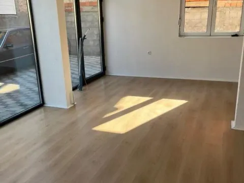 Izdavanje, poslovni prostor, 37m², Medijana, Niš - image 2