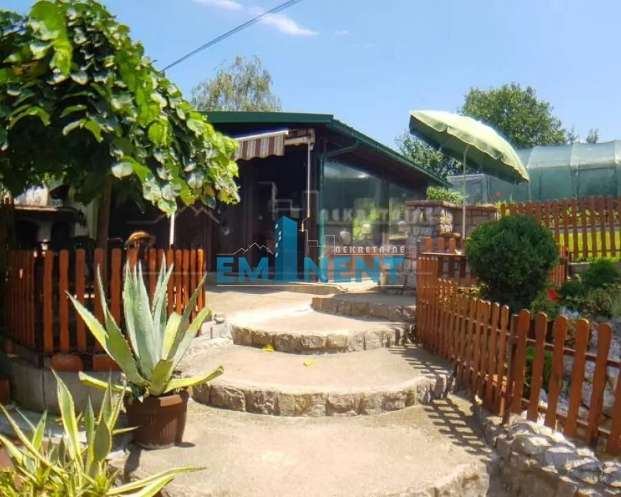 Prodaja, kuća, 465m², Voždovac Sve Podlokacije, Beograd