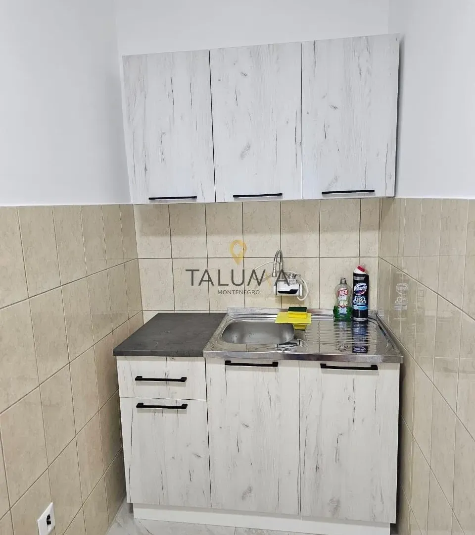 Rent, office space, 90m², Masline, Podgorica