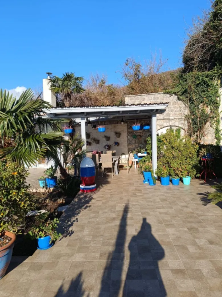 Prodaja, kuća, 330m², Donja Lastva, Tivat
