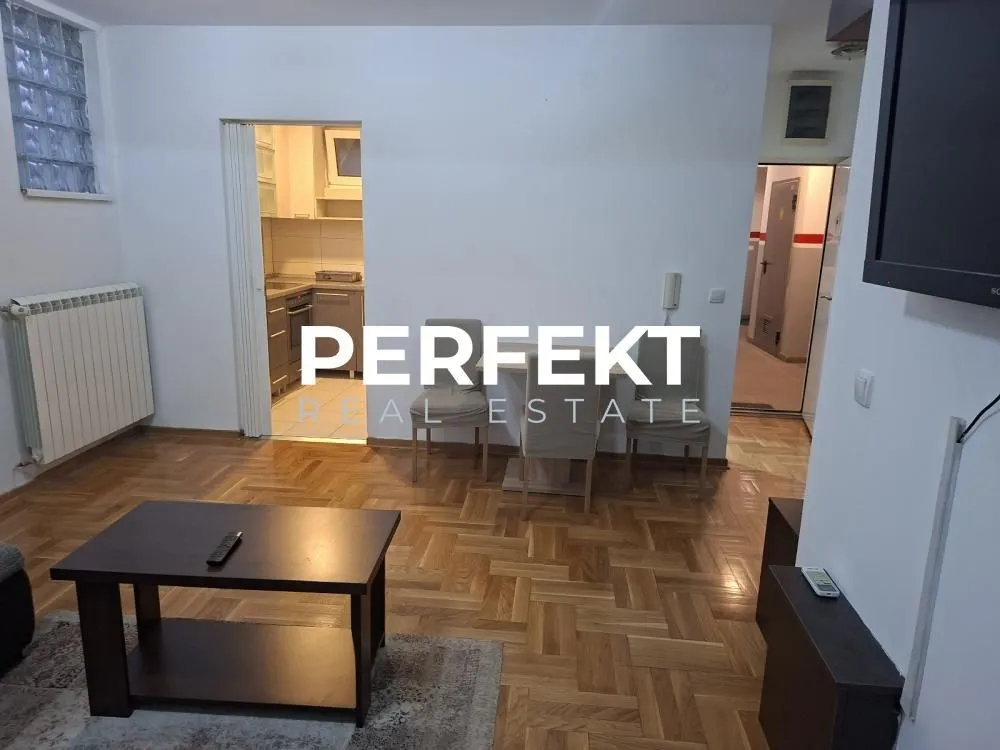 Izdavanje, jednosoban stan, 44m², Kotež 1, Pančevo