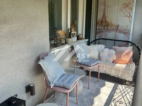 Izdavanje, četvorosoban stan, 95m², Centar, Novi Sad - image 8