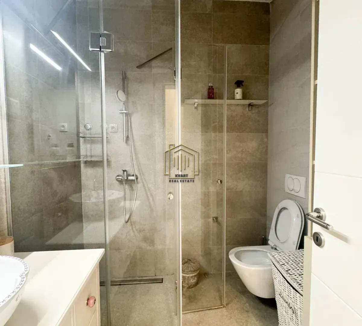 Izdavanje, jednosoban stan, 47m², Vezirov Most, Podgorica