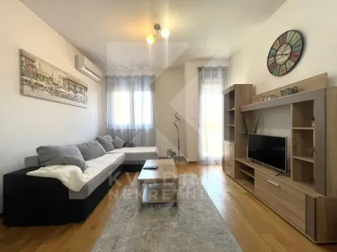 Rent, one bedroom apartment, 43m², City Kej, Podgorica - image 2