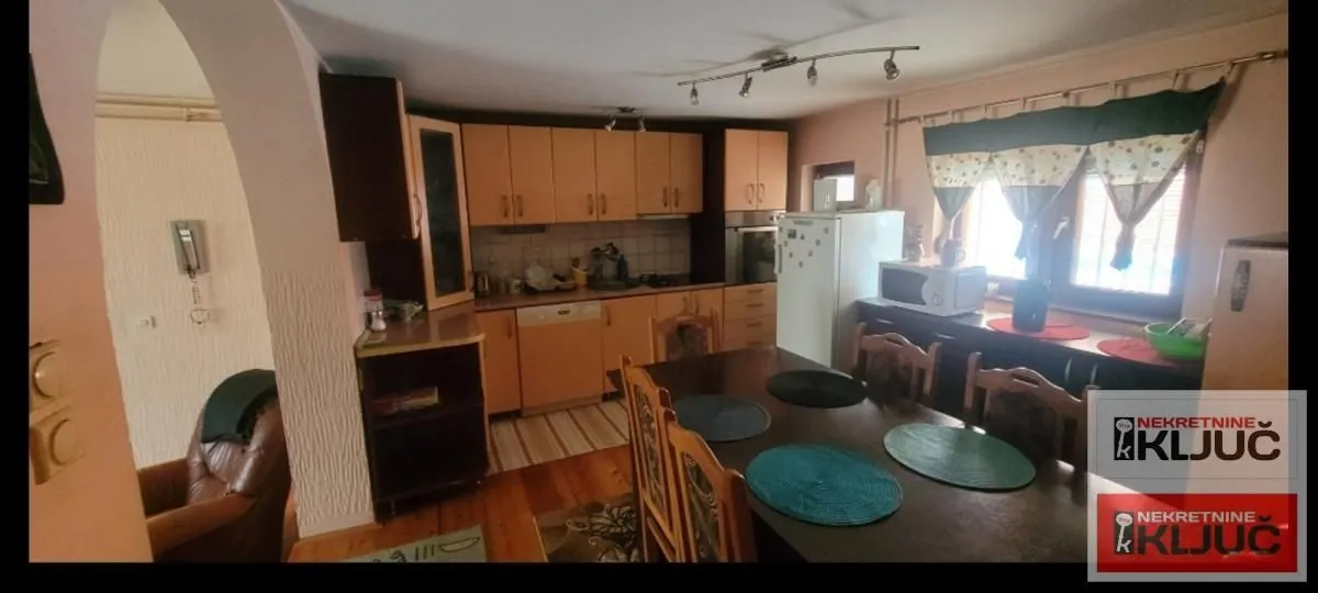 Prodaja, kuća, 179m², Adice, Novi Sad Sve Podlokacije