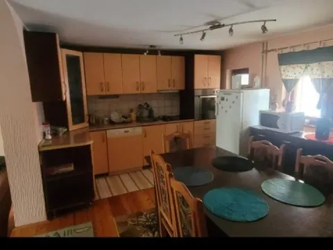 Sale, house, 179m², Adice, Novi Sad Sve Podlokacije - image 2