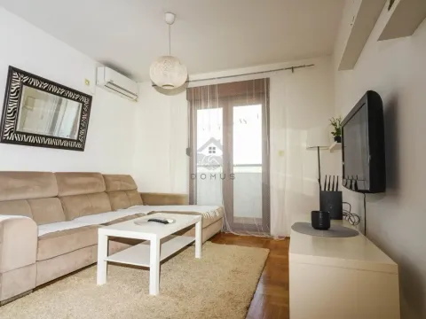 Rent, one bedroom apartment, 45m², Stari Aerodrom, Podgorica - image 2