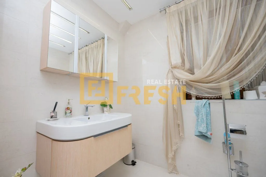 Prodaja, kuća, 300m², Tivat, Crna Gora