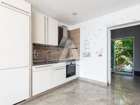 Sale, house, 760m², Đenovići, Herceg Novi - image 11