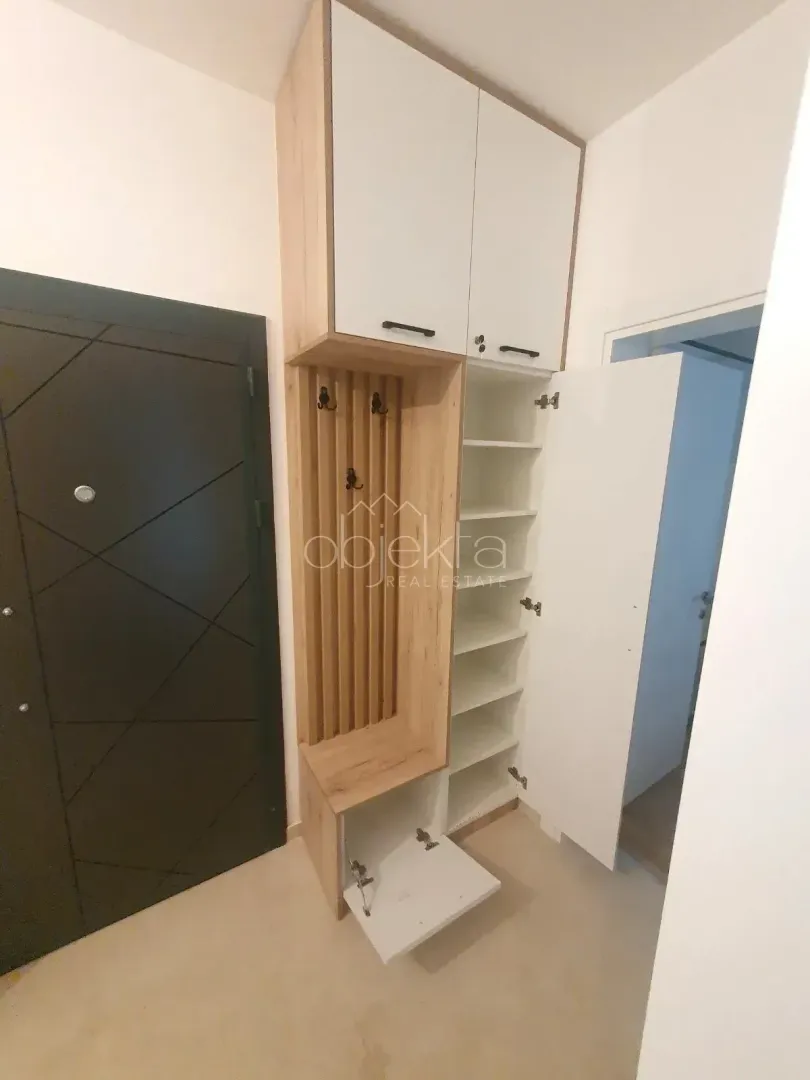 Rent, three bedroom apartment, 90m², Tivat, Crna Gora