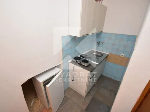 Izdavanje, garsonjera, 25m², Stari Aerodrom, Podgorica - image 4