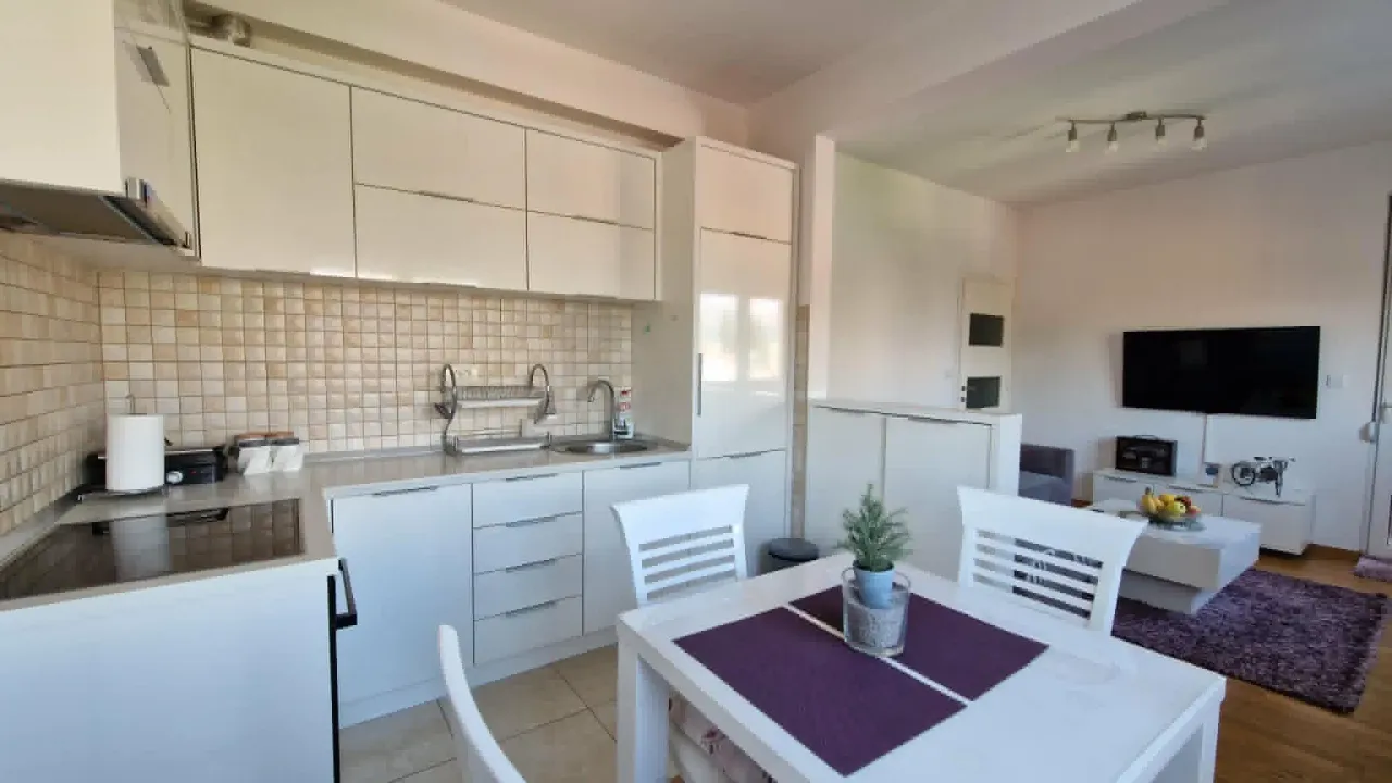 Rent, one bedroom apartment, 45m², Drač, Podgorica
