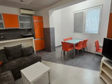 Izdavanje, dvosoban stan, 66m², Dobrota, Kotor - image 7