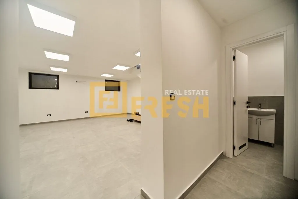 Rent, office space, 95m², City Kvart, Podgorica