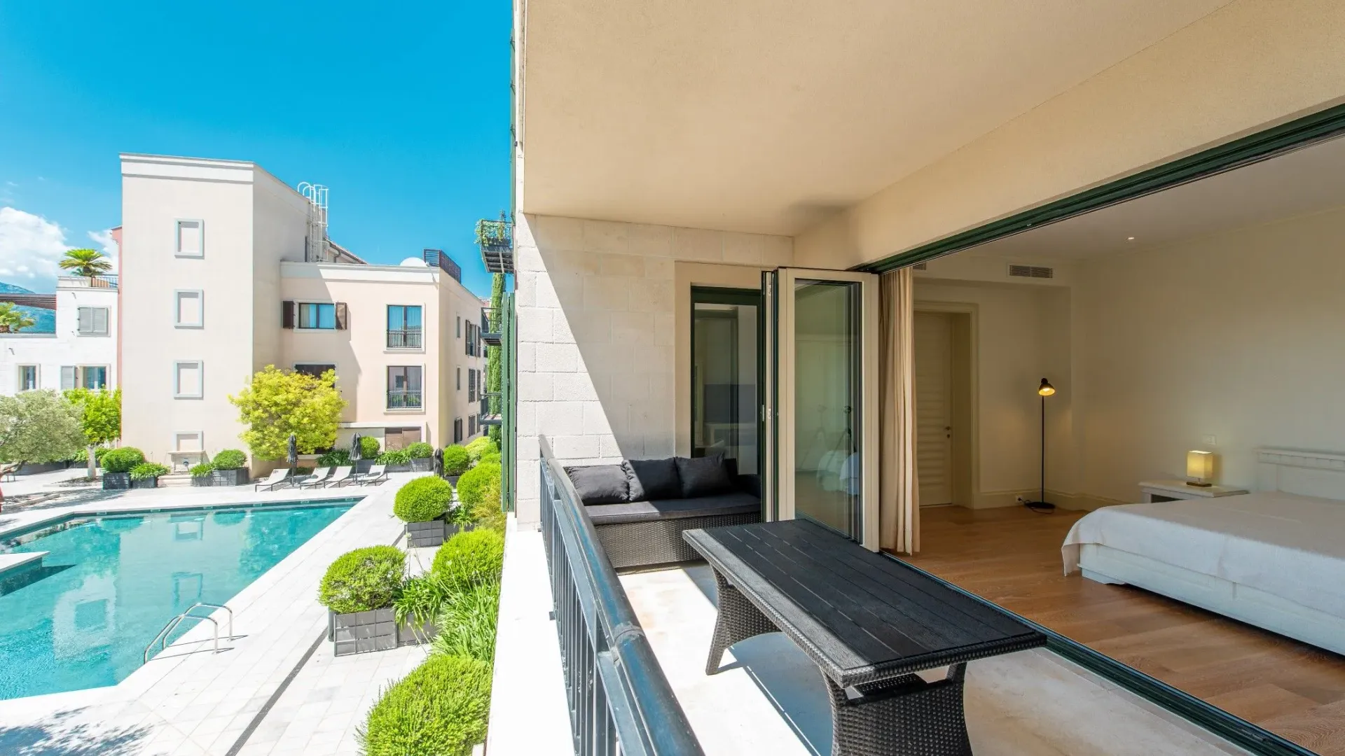 Izdavanje, dvosoban stan, 148m², Porto Montenegro, Tivat