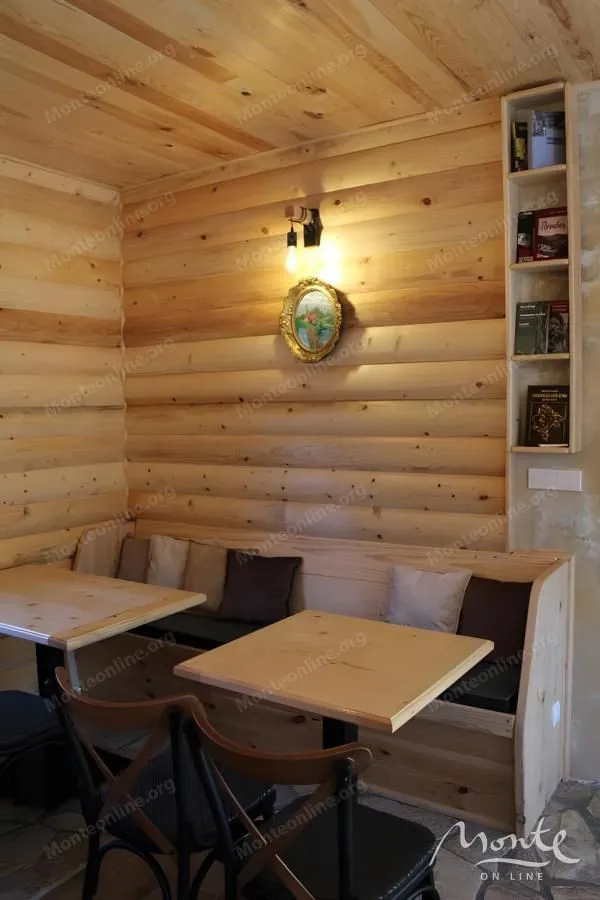 Sale, office space, 300m², Kolašin, Crna Gora