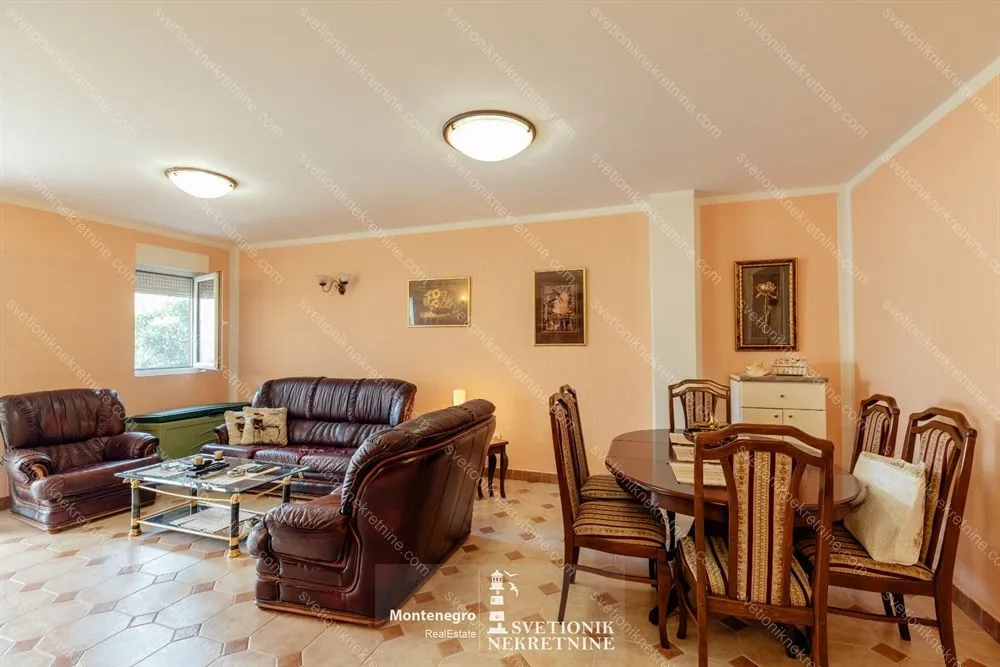Prodaja, trosoban stan, 178m², Topla, Herceg Novi