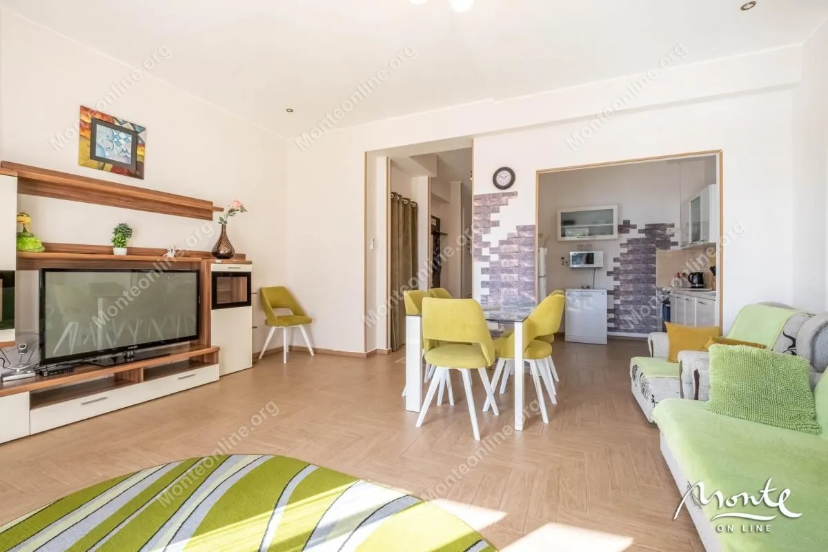 Prodaja, dvosoban stan, 105m², Orahovac, Kotor