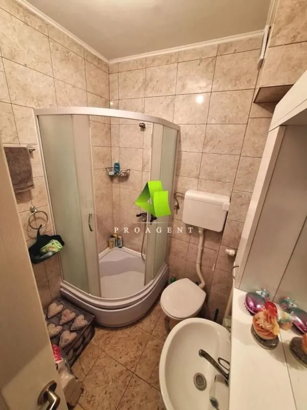 Prodaja, kuća, 300m², Pantelej, Niš