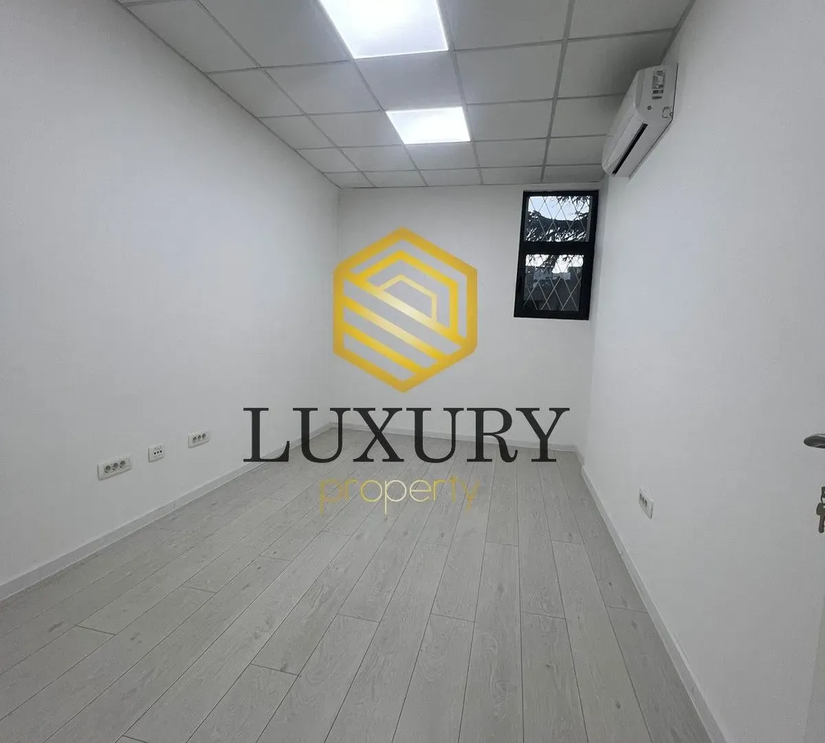 Rent, office space, 245m², Blok 5, Podgorica