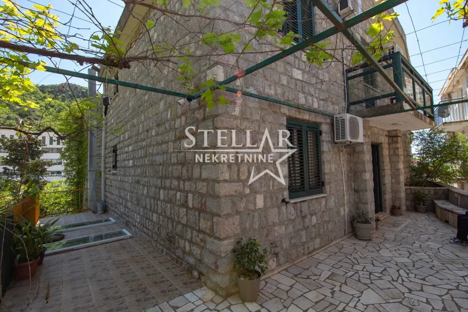 Rent, house, 200m², Rafailovići, Budva