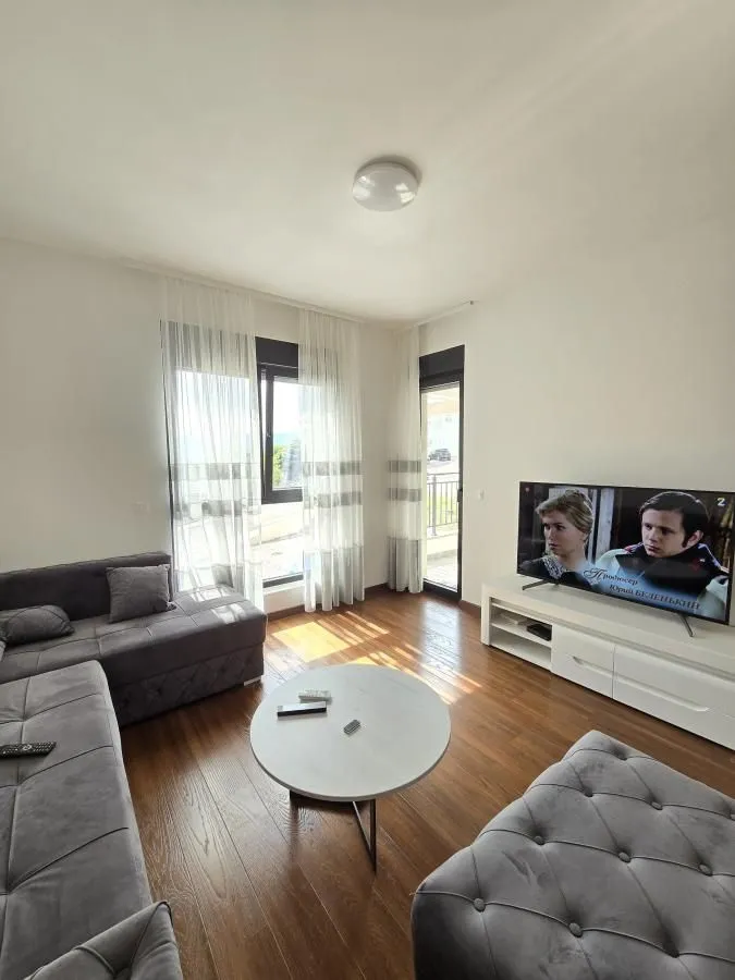 Rent, one bedroom apartment, 50m², Tivat, Crna Gora