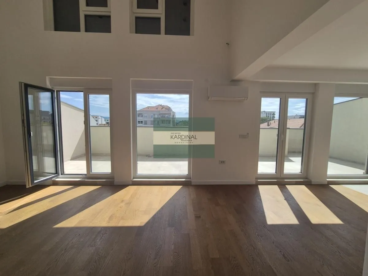 Prodaja, trosoban stan, 79m², Erdoglija, Kragujevac